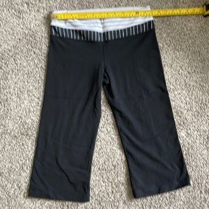Lululemon crop pants 4 pairs in the lot